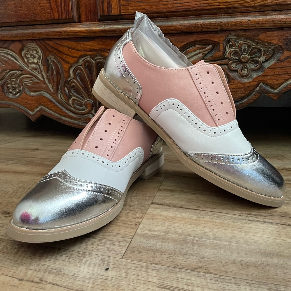 Saddle shoes size 9